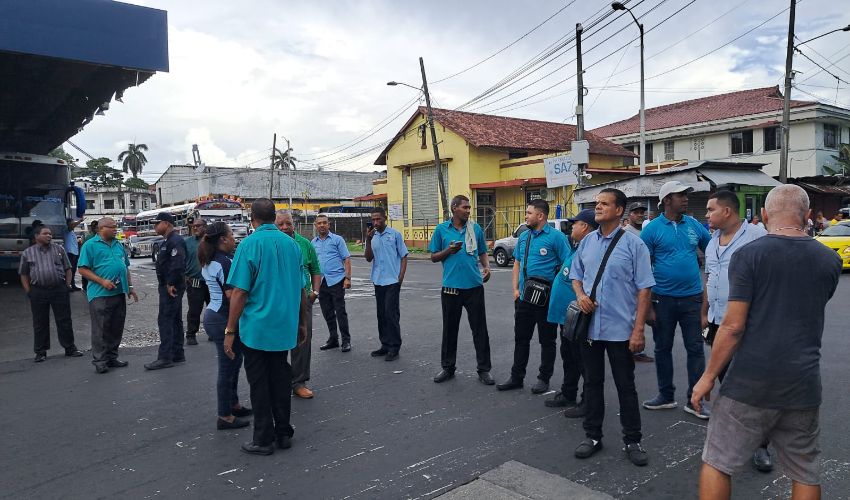 Transportistas Paralizan Servicio Por Falta De Respuesta Del Gobierno